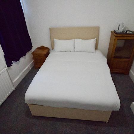 Gatwick Birchwood Lodge With Holiday Parking Horley Exterior foto
