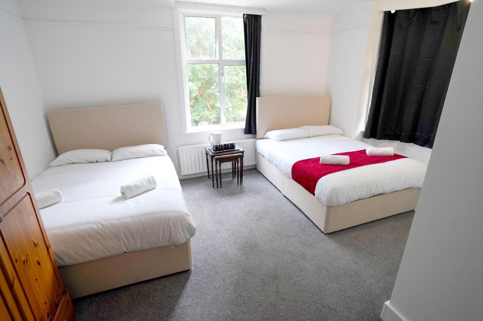 Gatwick Birchwood Lodge With Holiday Parking Horley Exterior foto